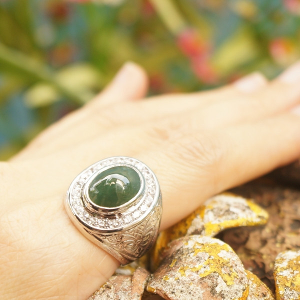 แหวนหยกพม่าแท้สีเขียว SR708